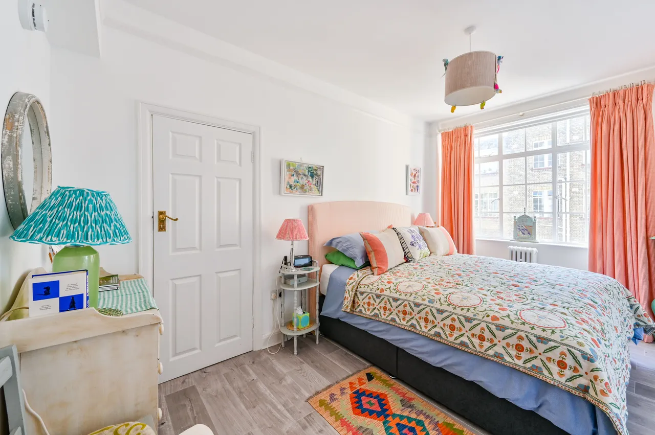 Flat 509, Endsleigh Court, Upper Woburn Place, London, photo 6