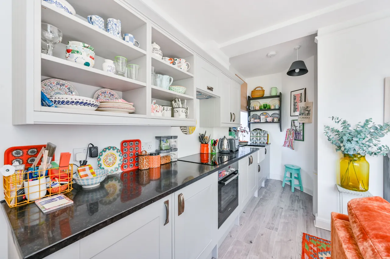 Flat 509, Endsleigh Court, Upper Woburn Place, London, photo 3