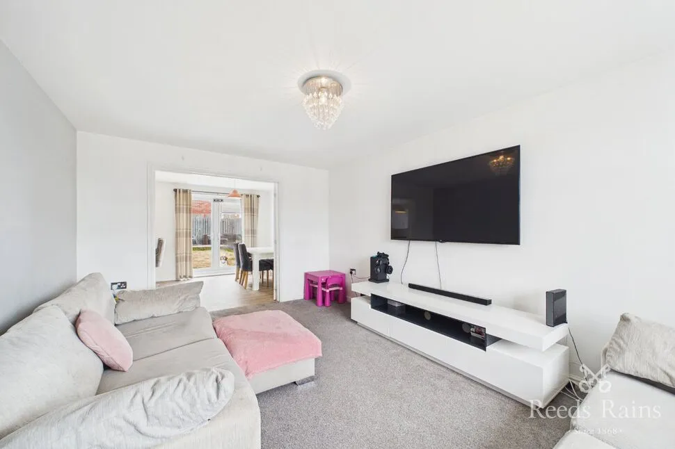 Lyle Mews, Thurcroft, S66, photo 8