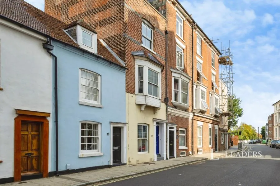 2 bed flat to rent, Southsea, PO5