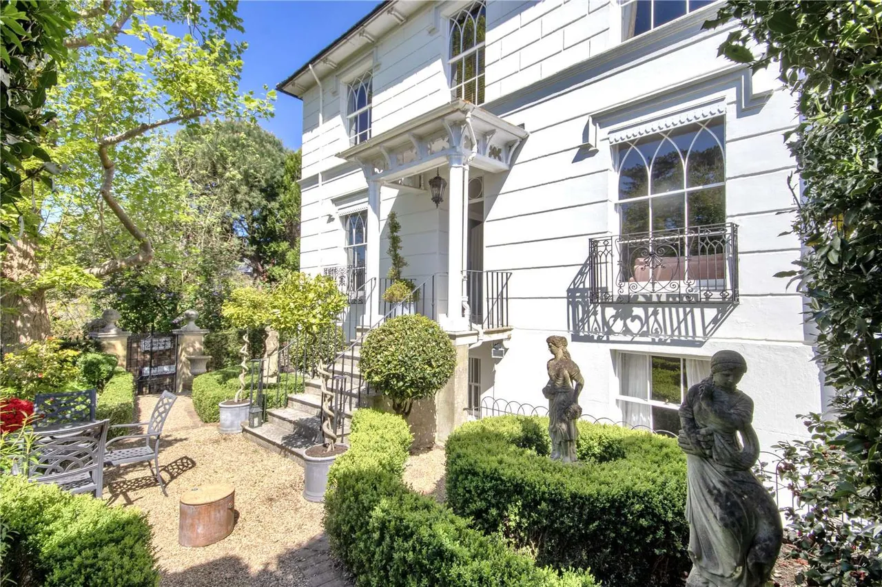 Cumberland Walk, Tunbridge Wells, Kent, TN1 1UJ, photo 2