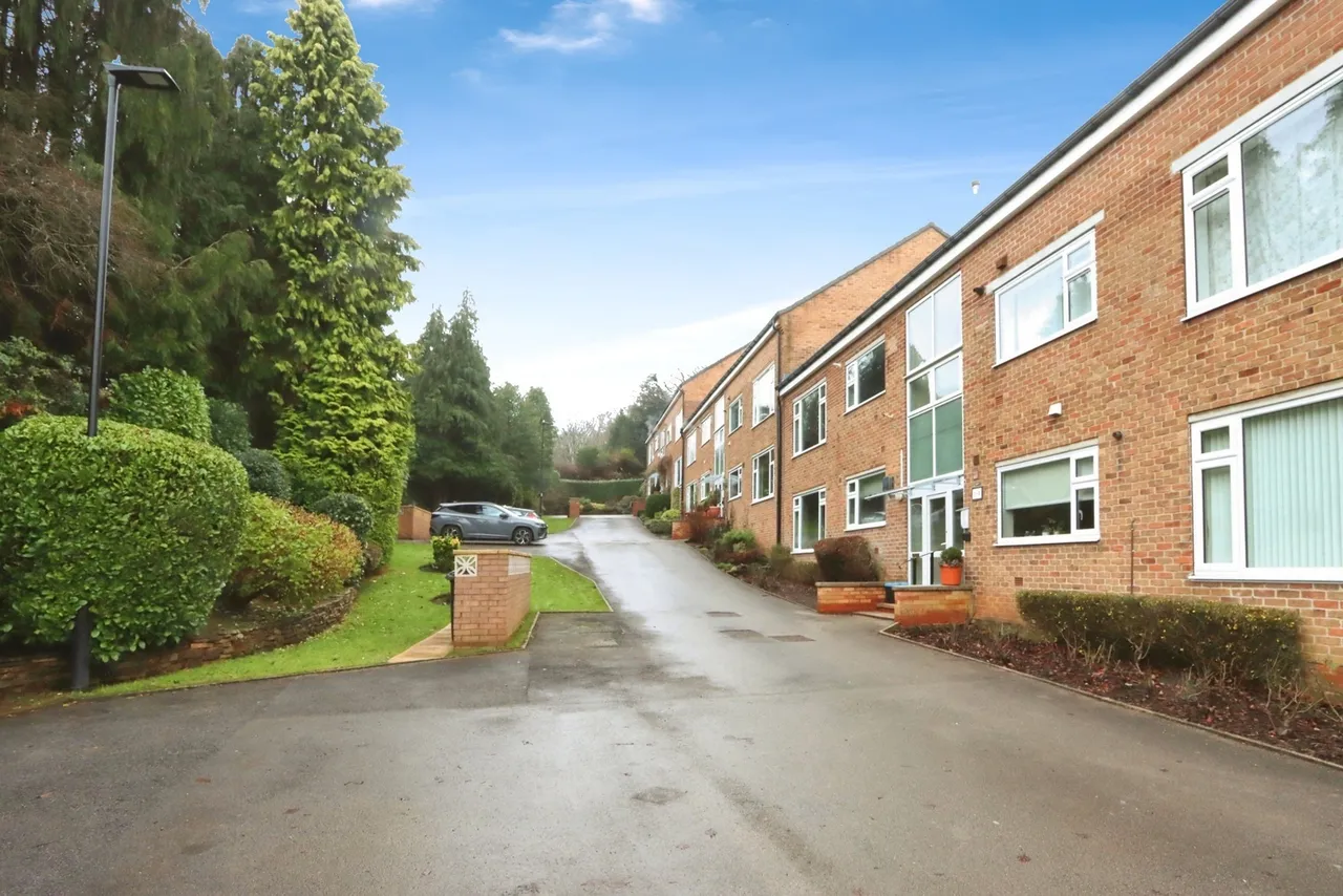 Bocking Lane, Sheffield, S8, photo 4