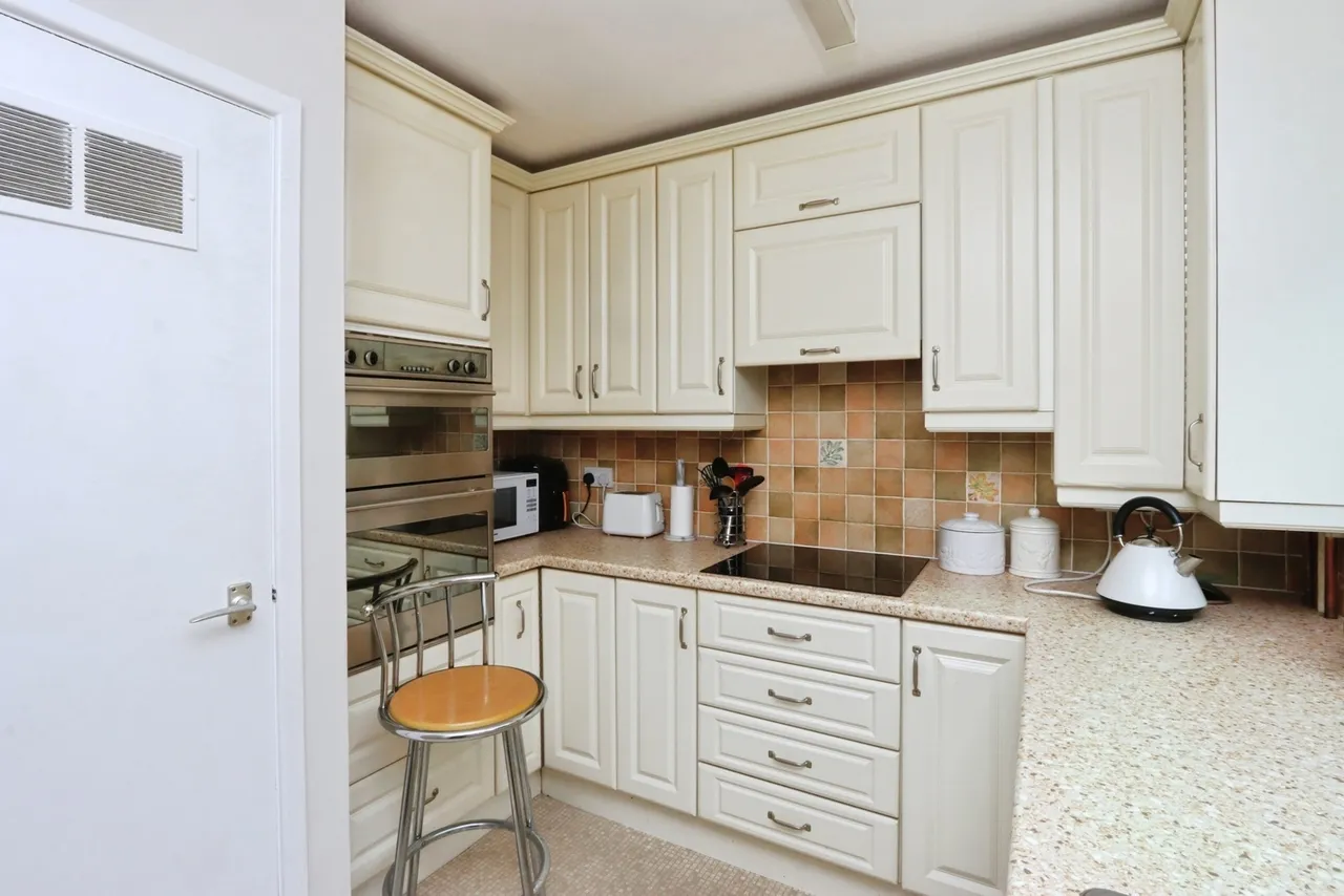 Bocking Lane, Sheffield, S8, photo 3