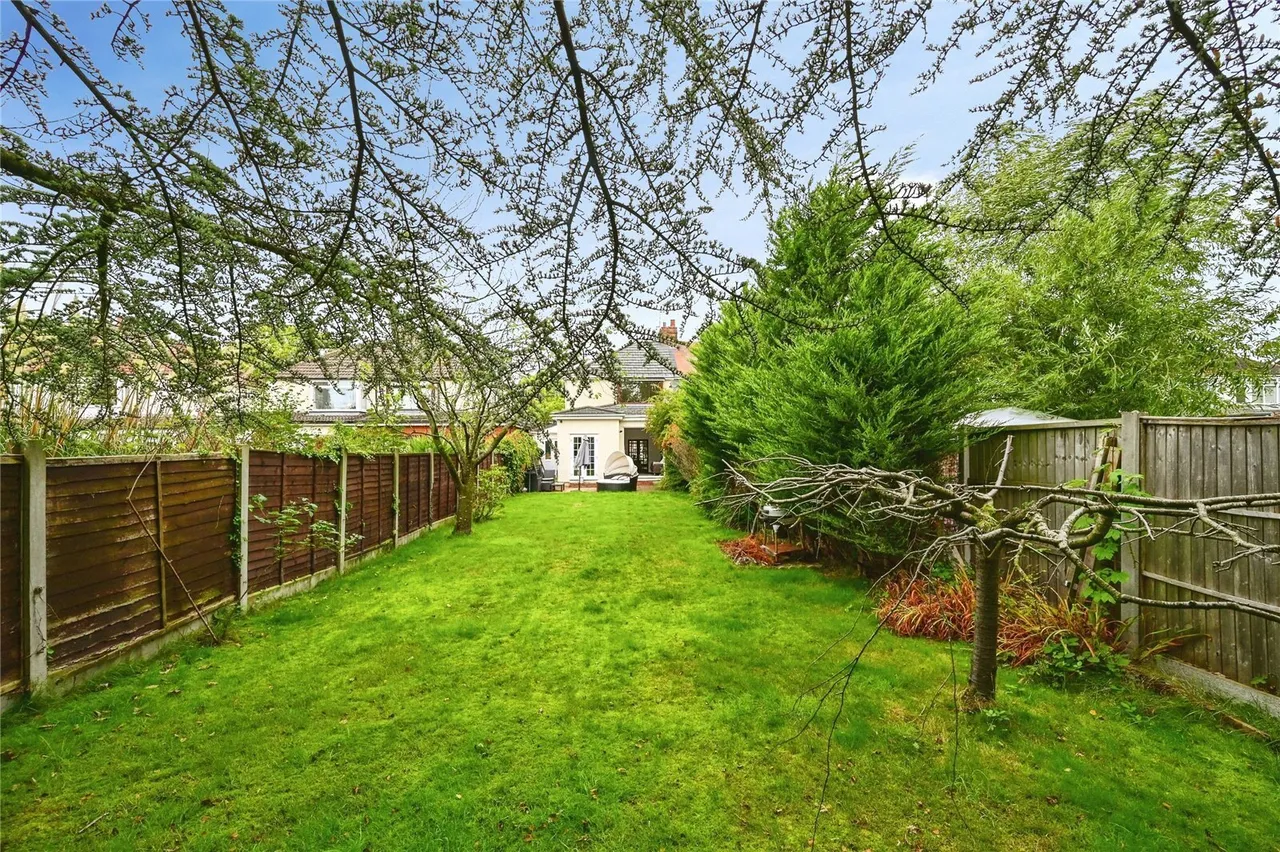 Rosslyn Avenue, Maghull, L31, photo 15
