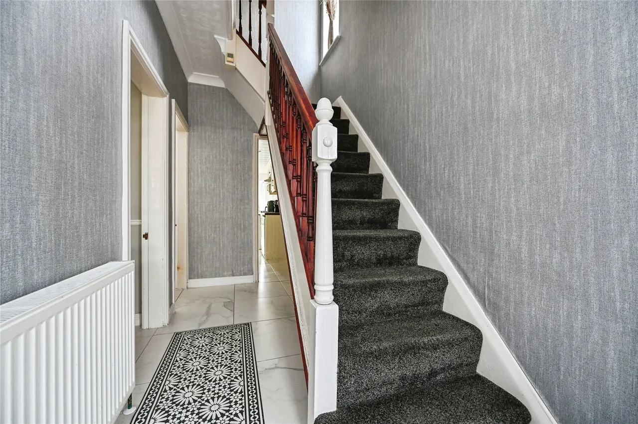 Rosslyn Avenue, Maghull, L31, photo 8