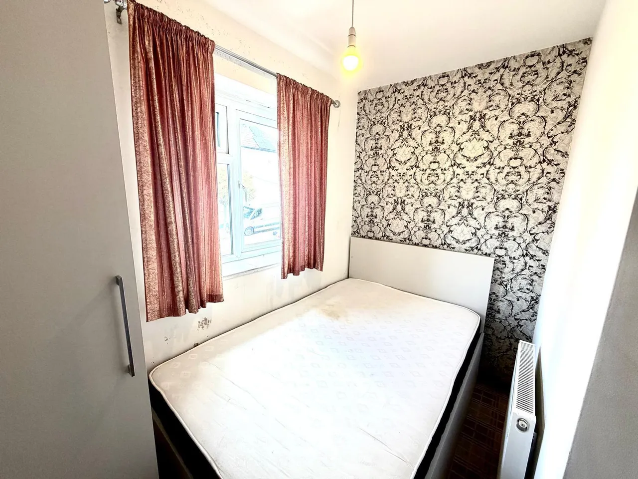 Carlisle Gardens, Ilford, IG1, photo 5