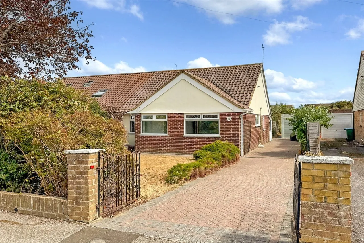 2 bed house for sale, Littlehampton, BN17