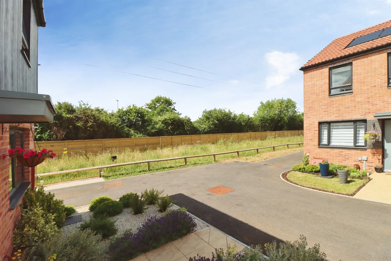 Hutchinson Road, Yate, BS37, photo 2