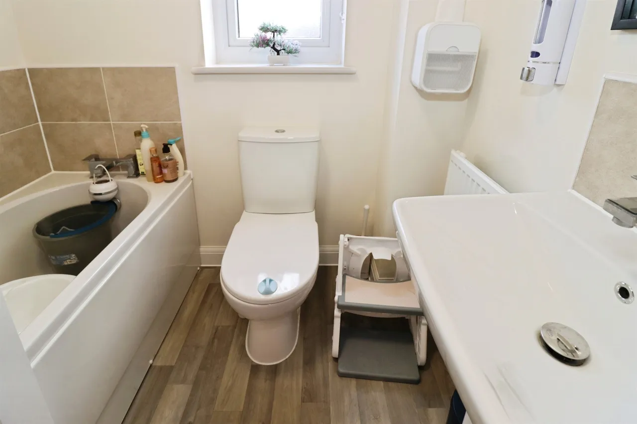 Hutchinson Road, Yate, BS37, photo 12