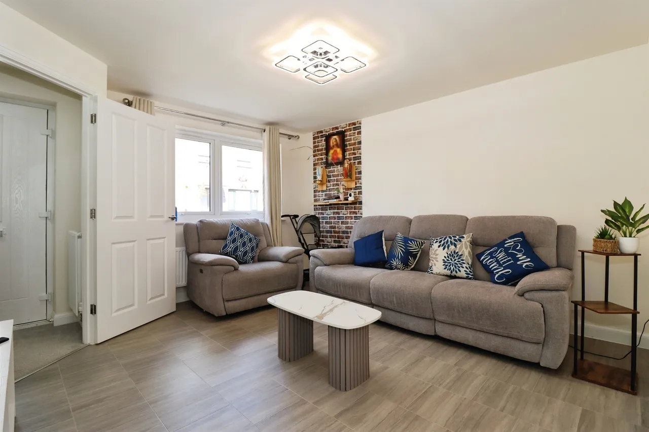 Hutchinson Road, Yate, BS37, photo 4