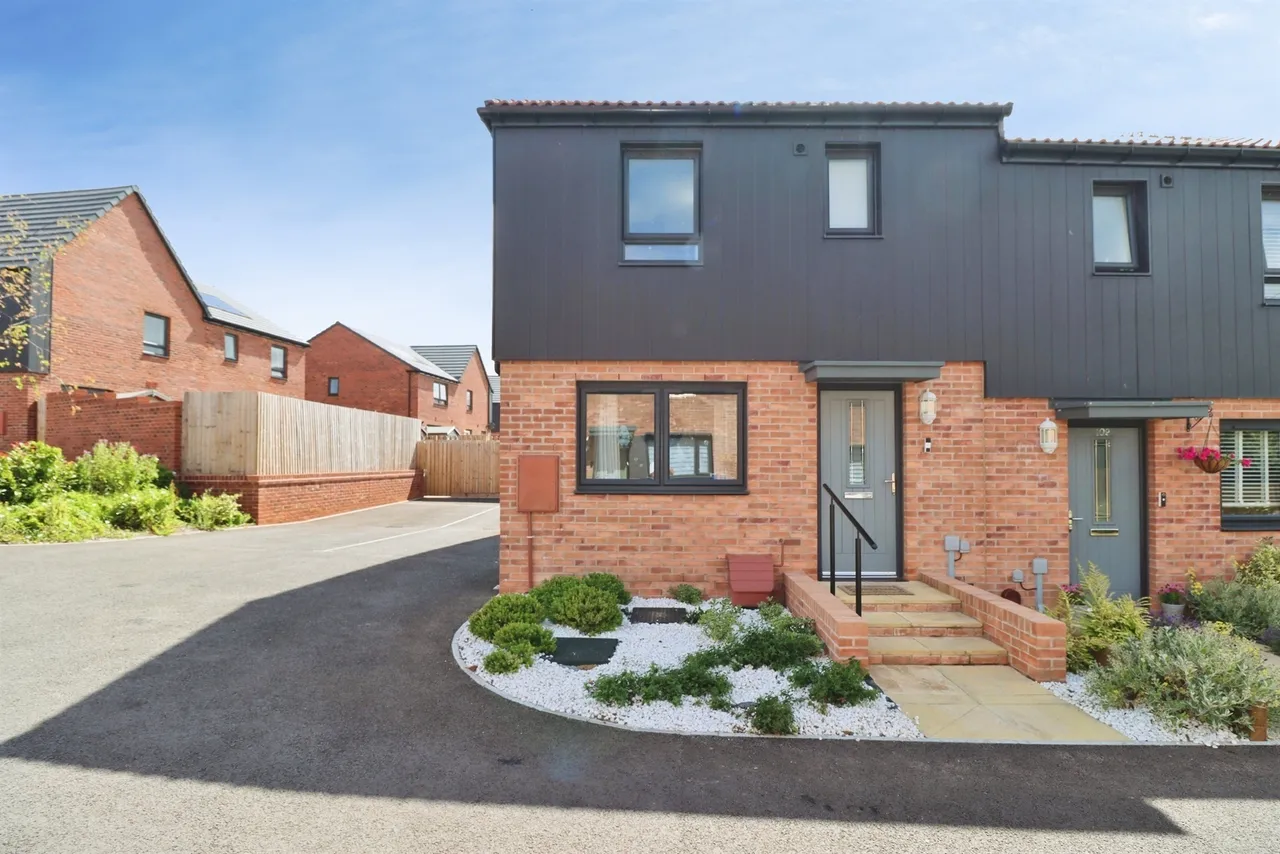 3 bed house for sale, Hutchinson Road, Yate, BS37