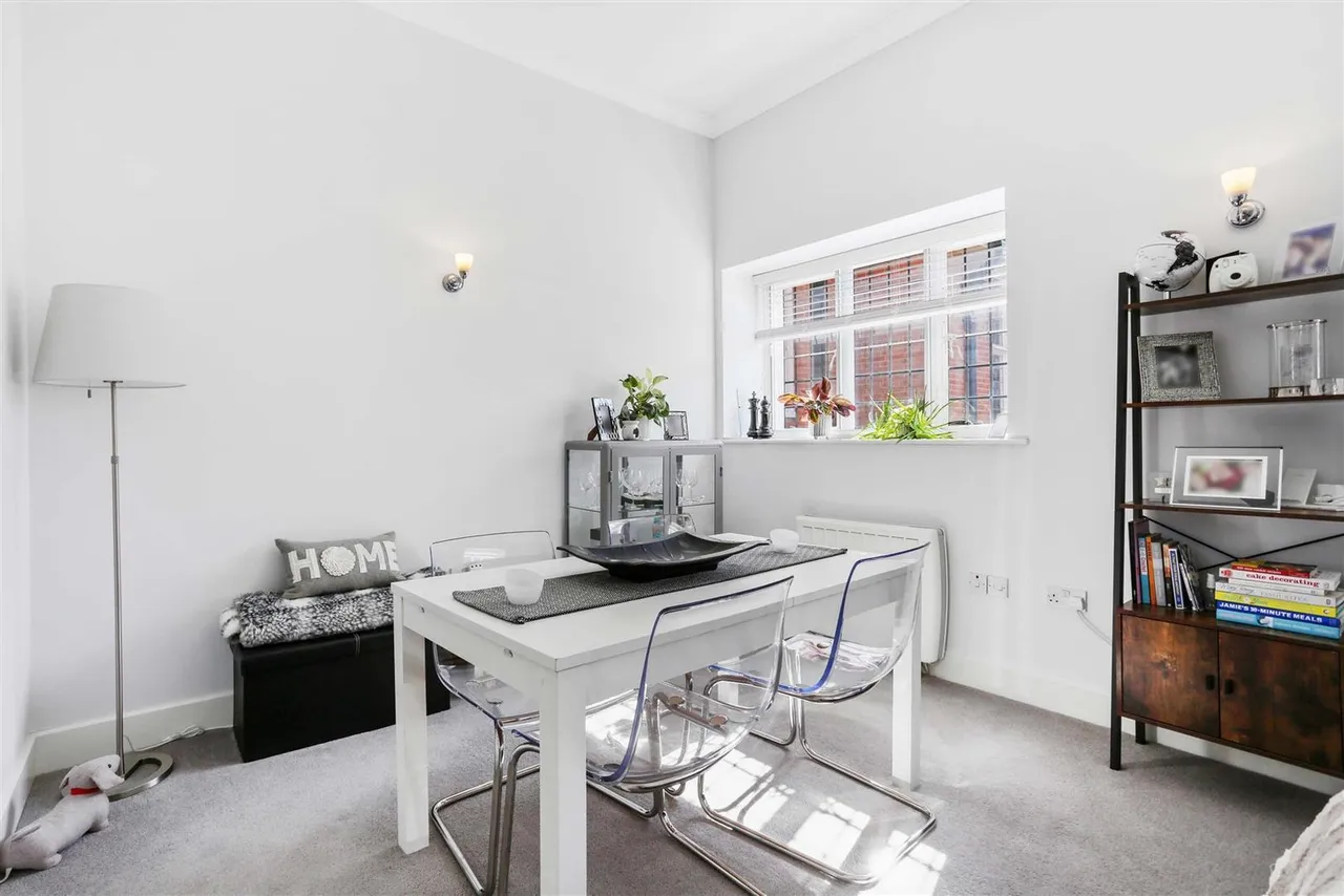 Elizabeth Drive, Banstead, SM7 2FD, photo 7