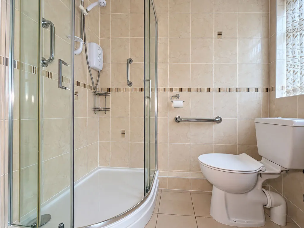 Chase Avenue, Cheslyn Hay, WS6, photo 12