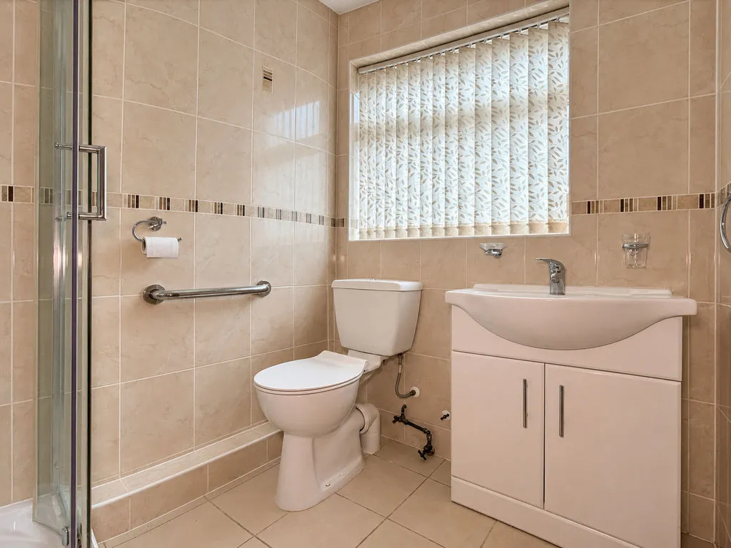 Chase Avenue, Cheslyn Hay, WS6, photo 13