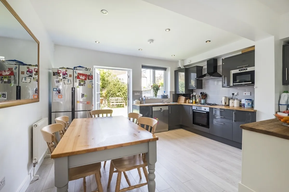 4 bed house to rent — Aldren Road Earlsfield SW17
