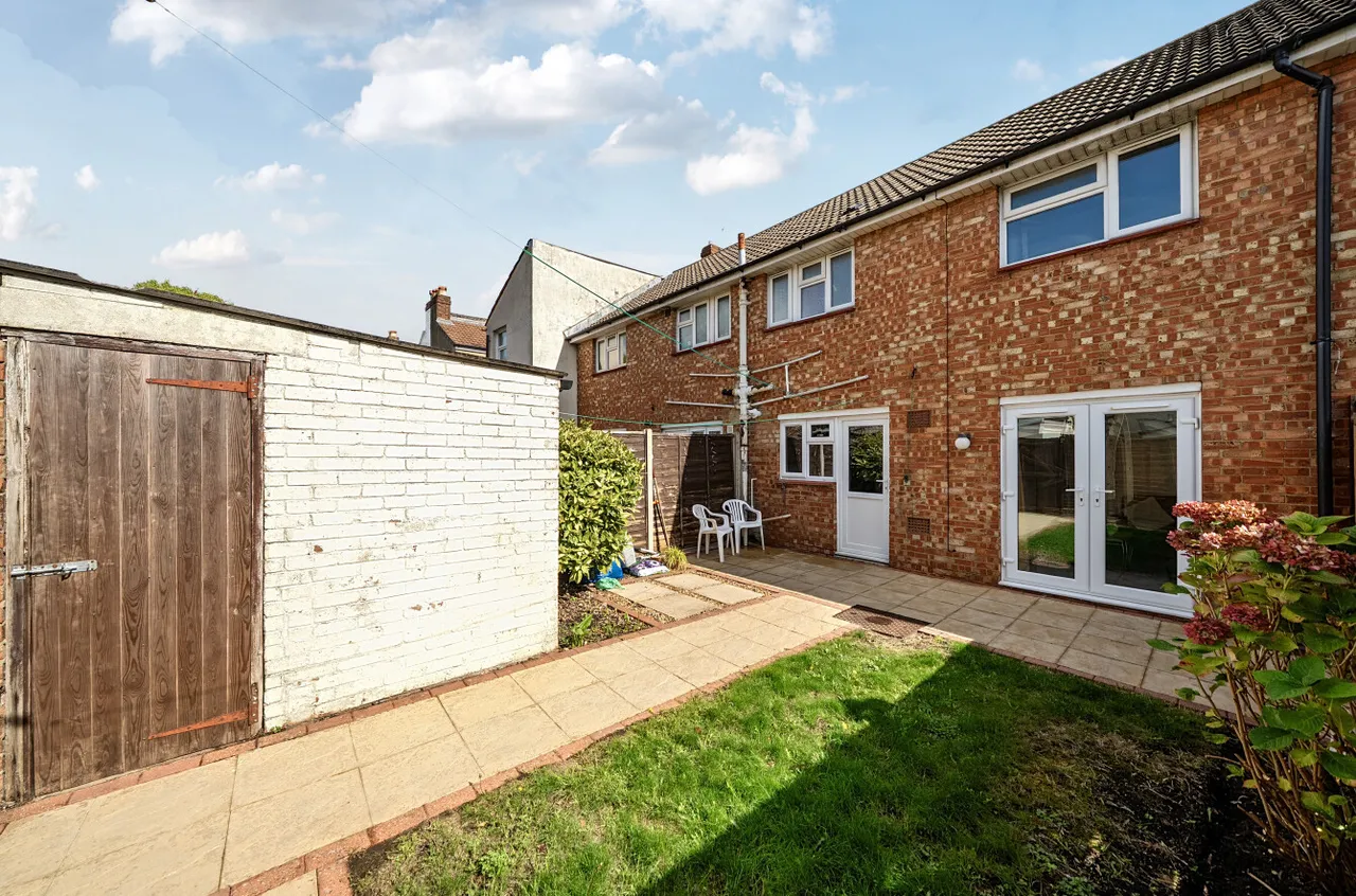 Bath Road, Southsea, PO4, photo 14