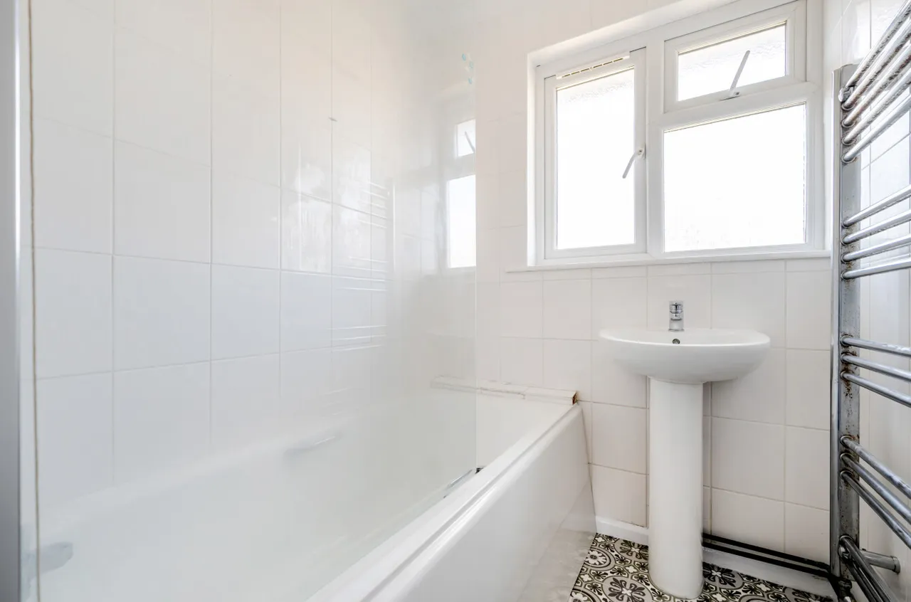 Bath Road, Southsea, PO4, photo 12