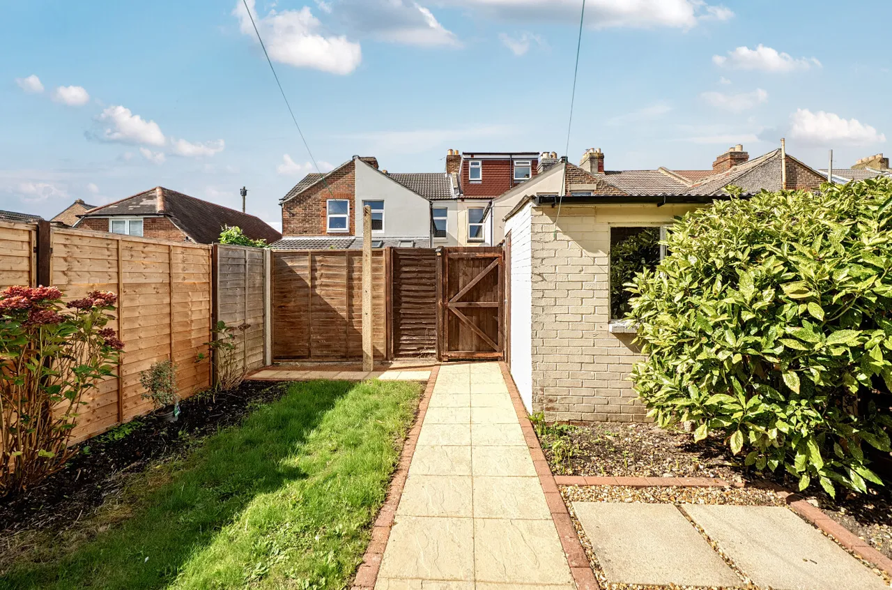Bath Road, Southsea, PO4, photo 13