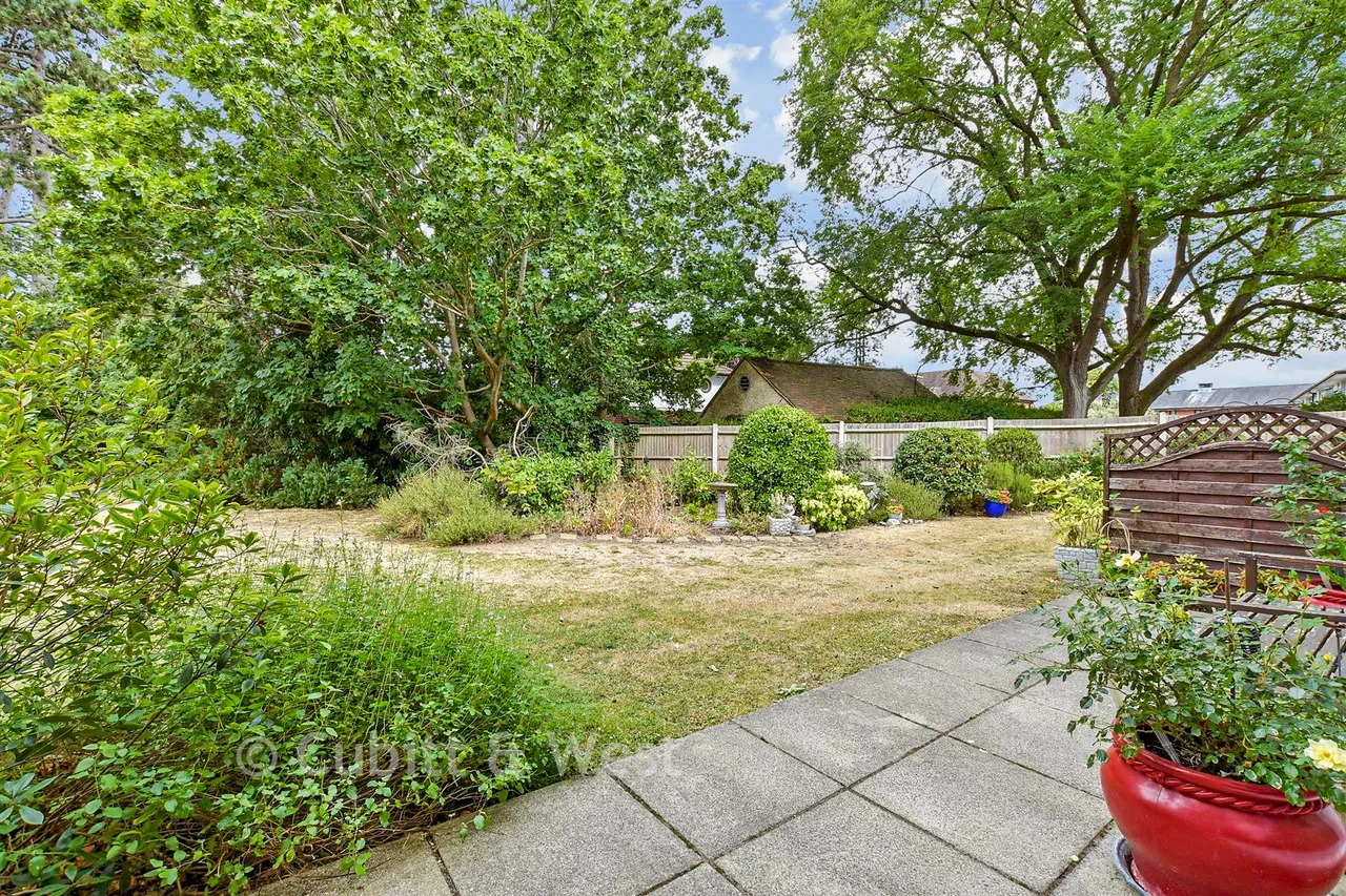Timberhill, Ashtead, KT21, photo 13