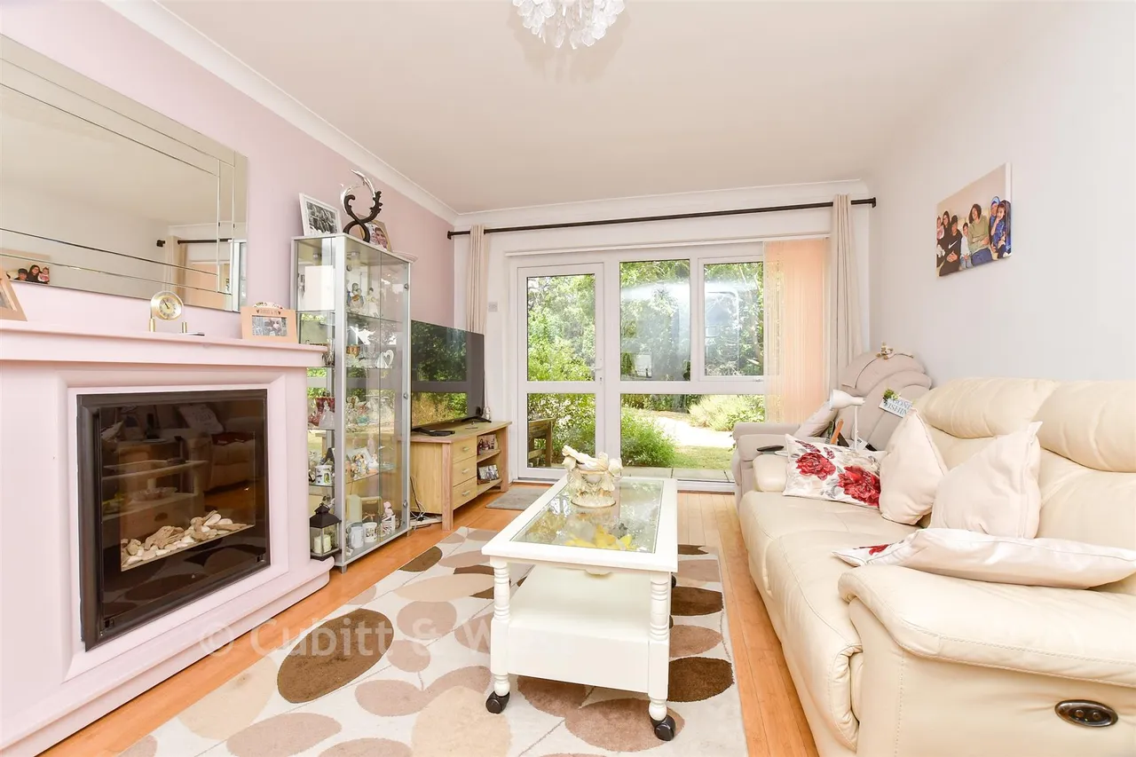 Timberhill, Ashtead, KT21, photo 2