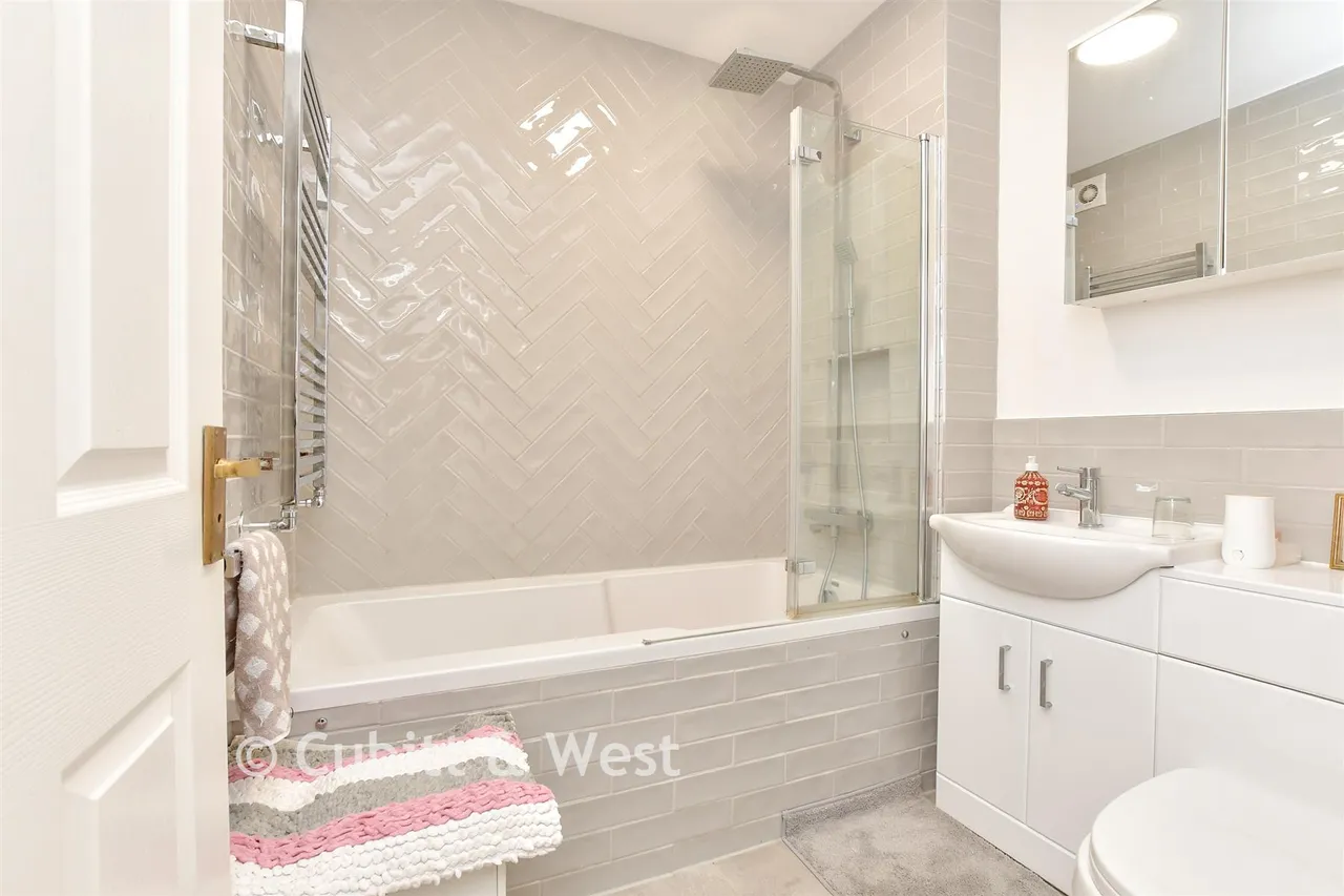 Timberhill, Ashtead, KT21, photo 5