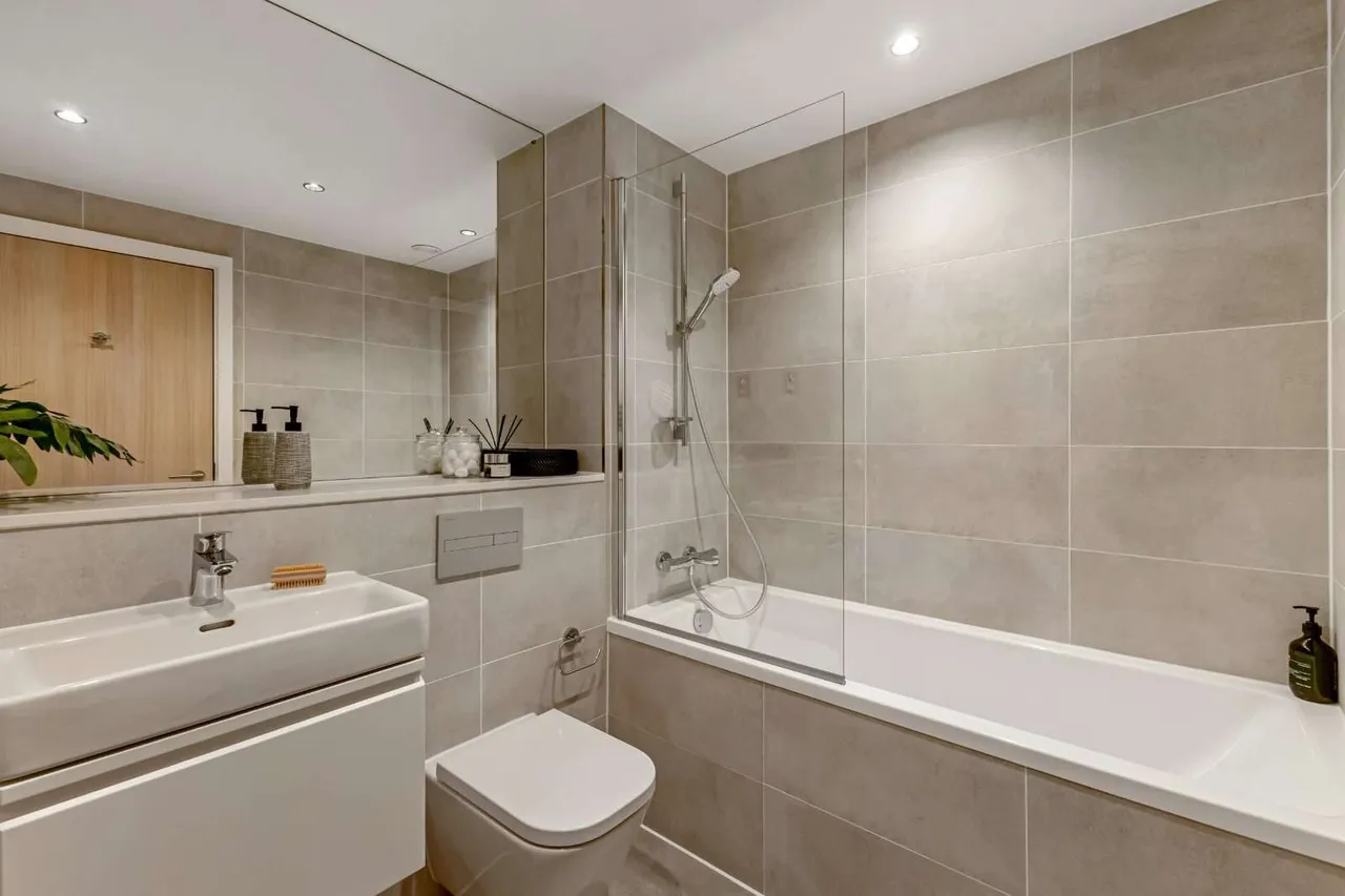New Vic, Corporation Street, Manchester, Greater Manchester, M4 4DZ, photo 7