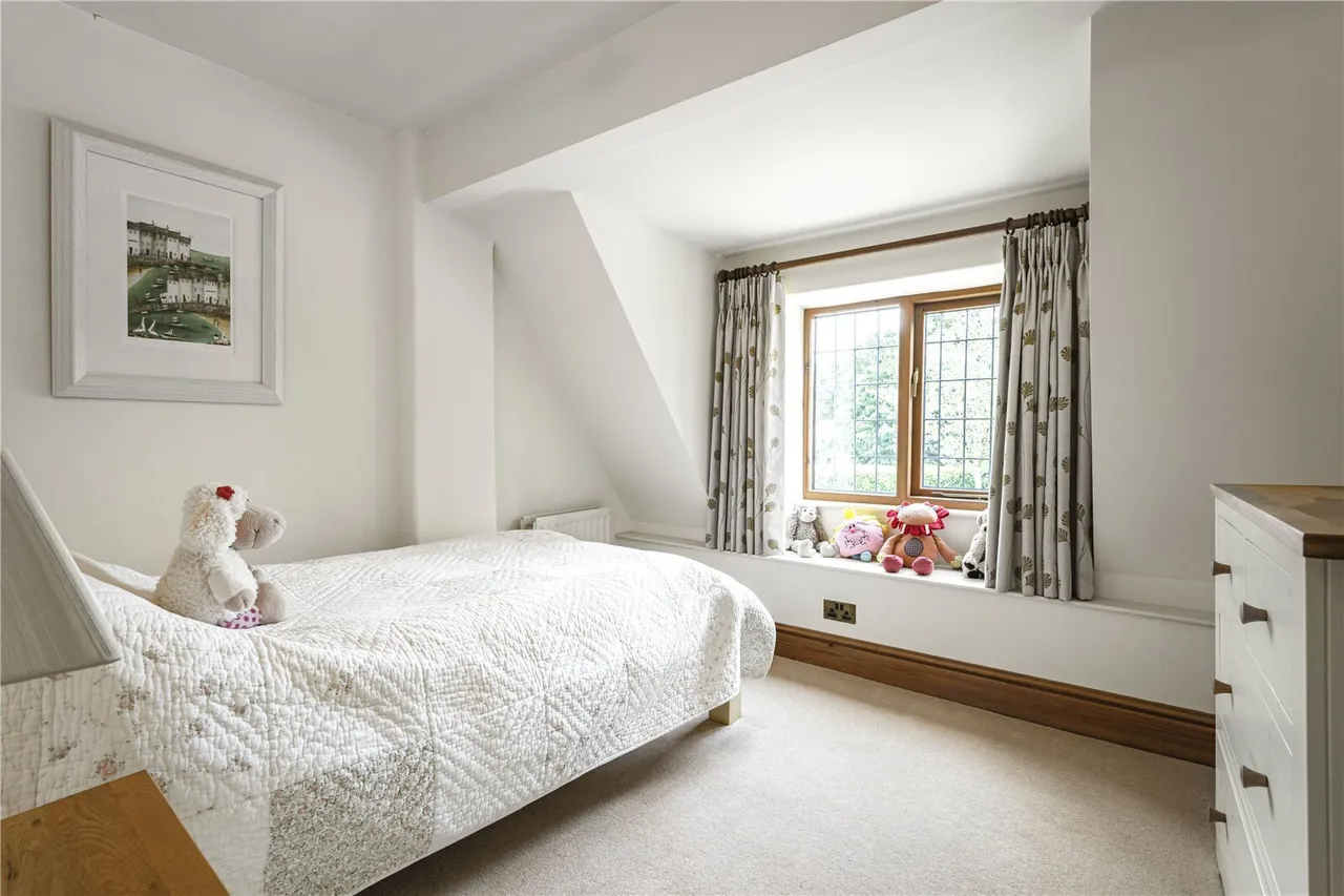 Upper Harlestone, NN7, photo 24