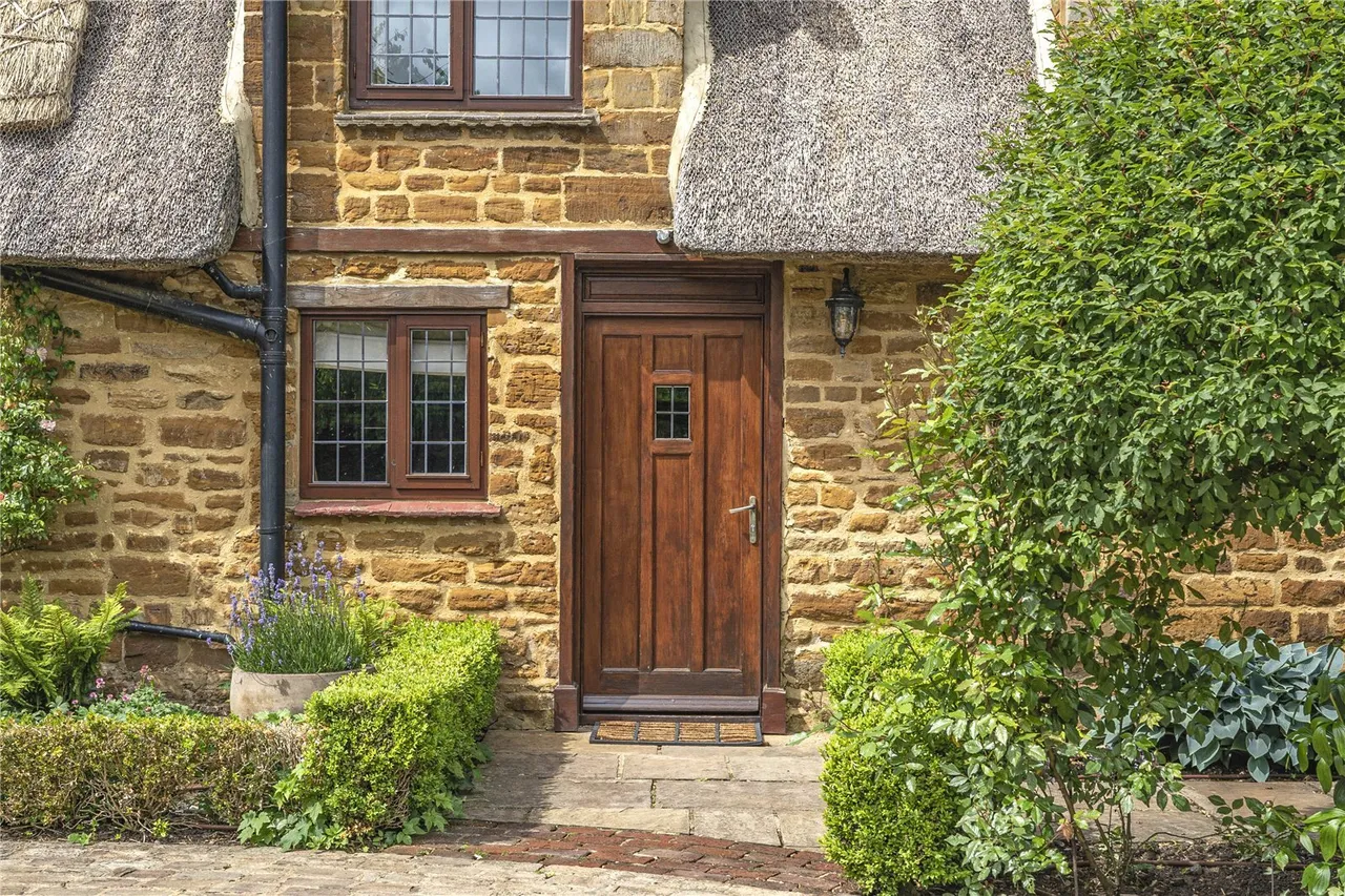 Upper Harlestone, NN7, photo 28
