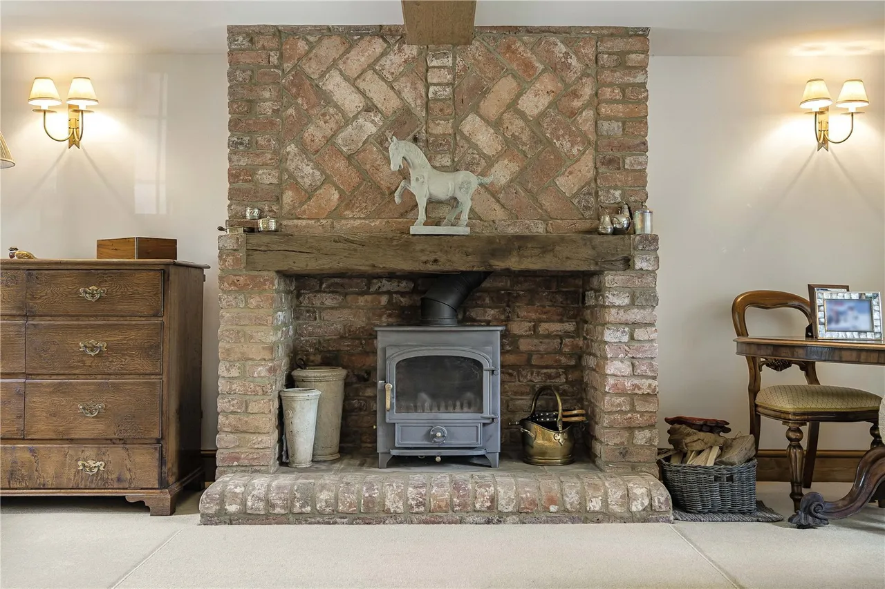 Upper Harlestone, NN7, photo 13