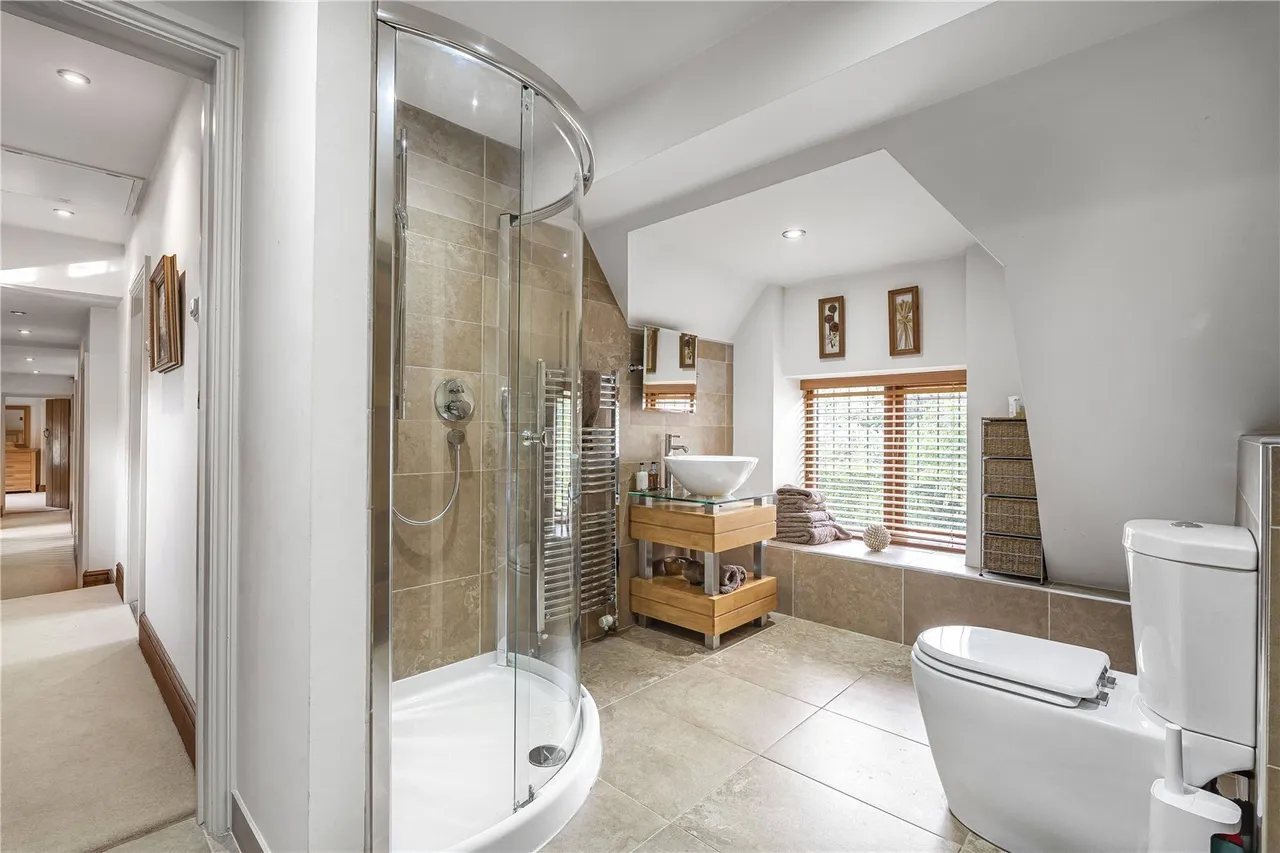 Upper Harlestone, NN7, photo 21