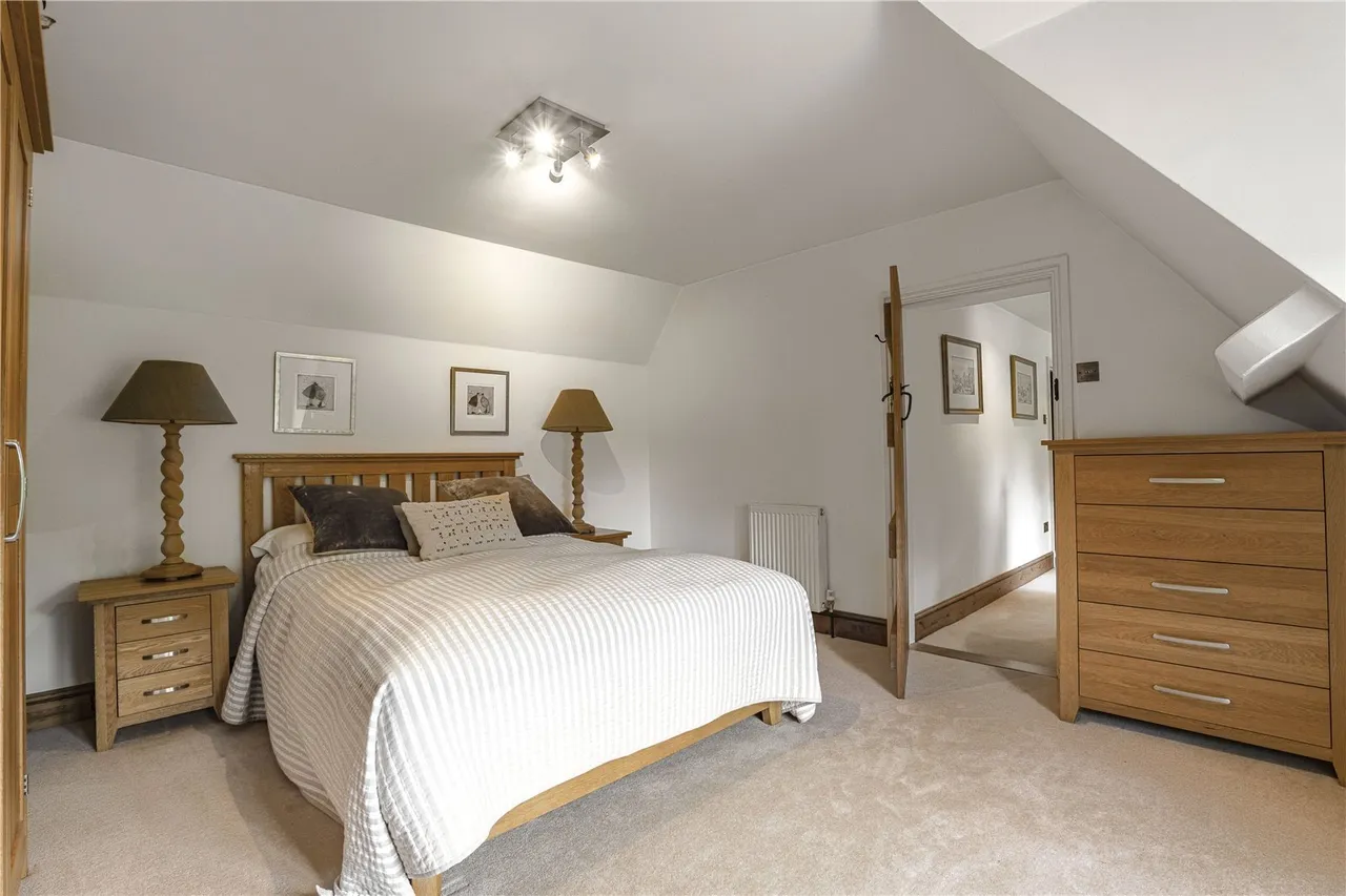 Upper Harlestone, NN7, photo 22