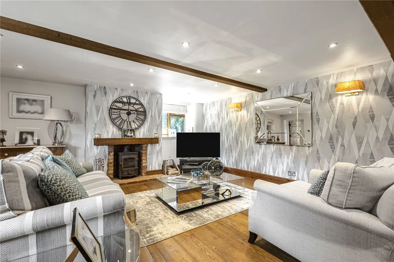 Upper Harlestone, NN7, photo 5