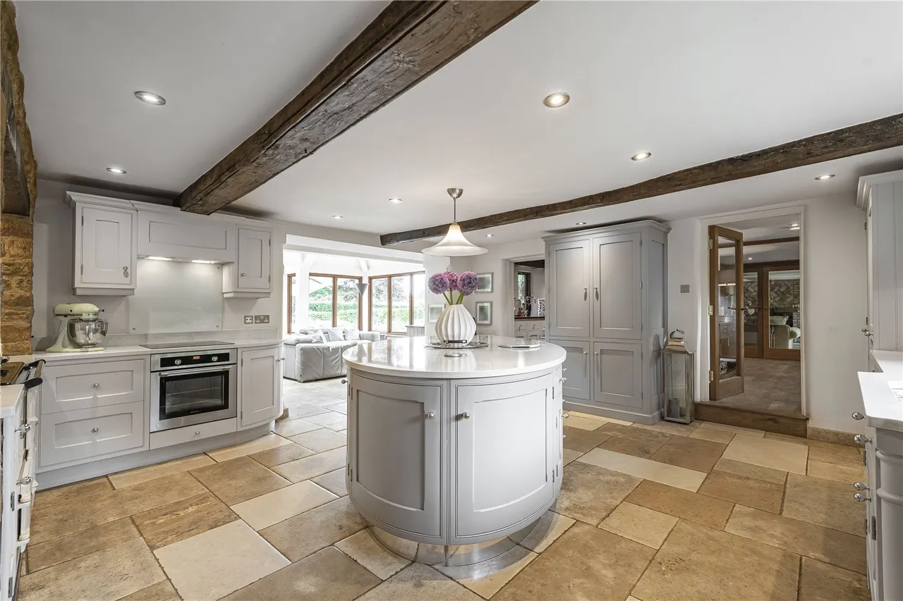 Upper Harlestone, NN7, photo 9