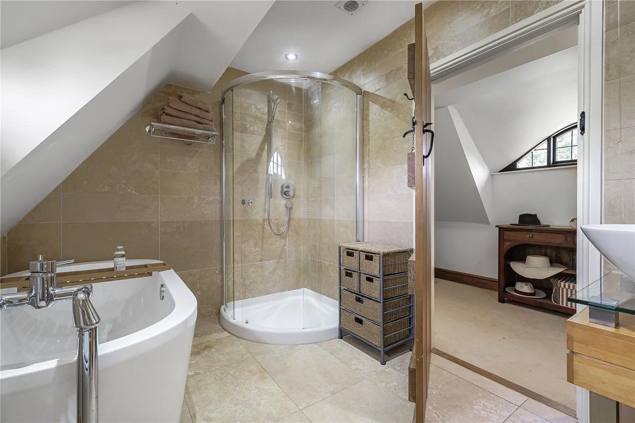 Upper Harlestone, NN7, photo 23