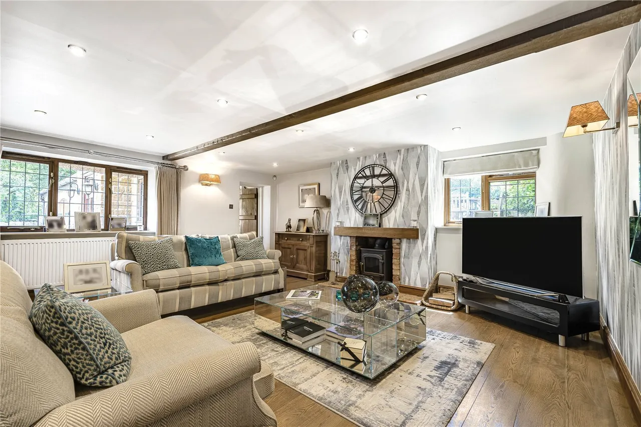 Upper Harlestone, NN7, photo 14