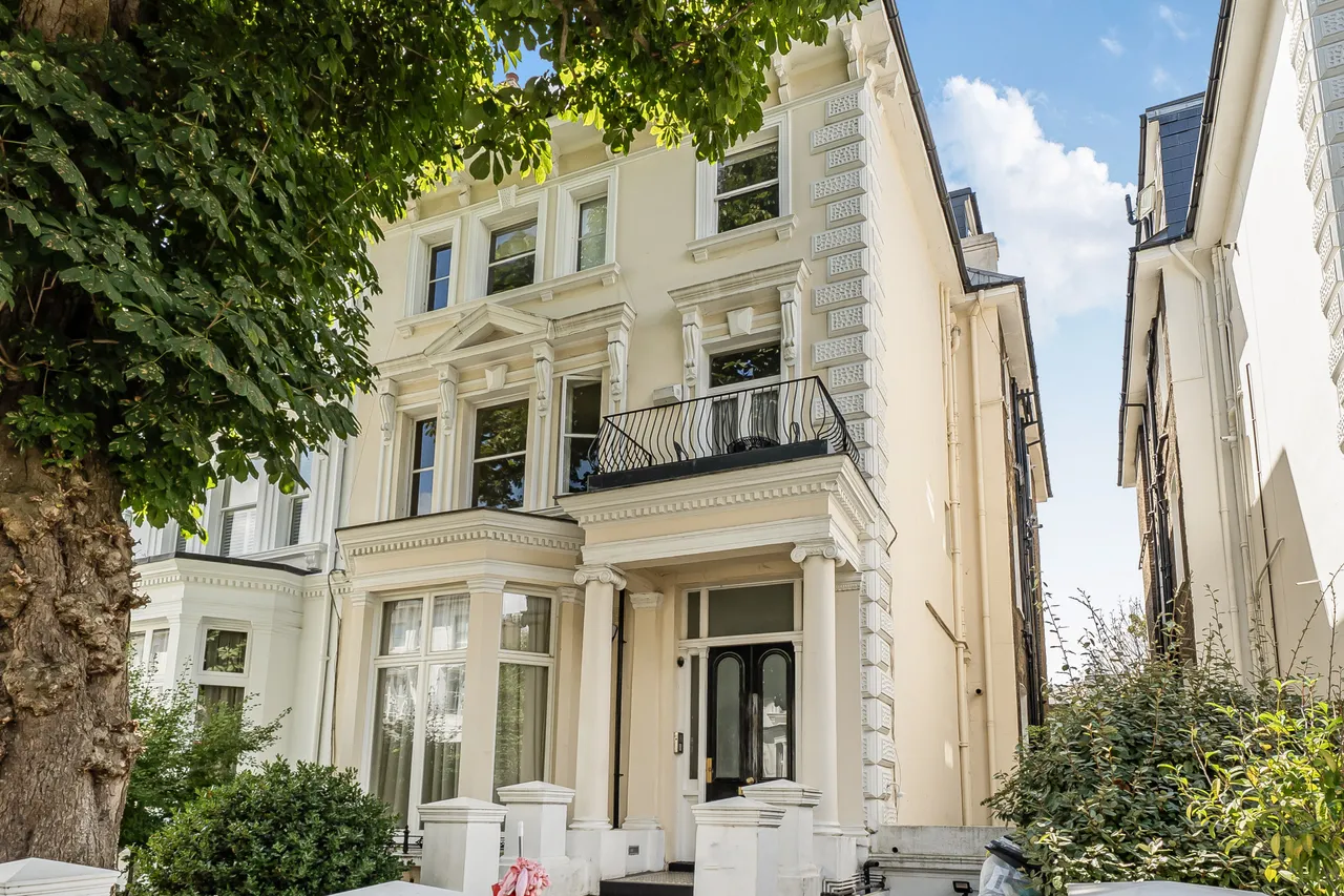 3 bed flat for sale — Flat 4, 29 Belsize Park Gardens, London