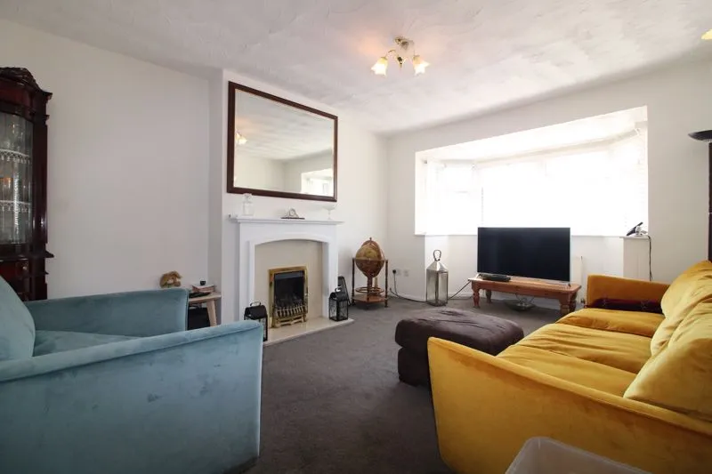 Matlock Crescent, Luton LU4 0BP, photo 4