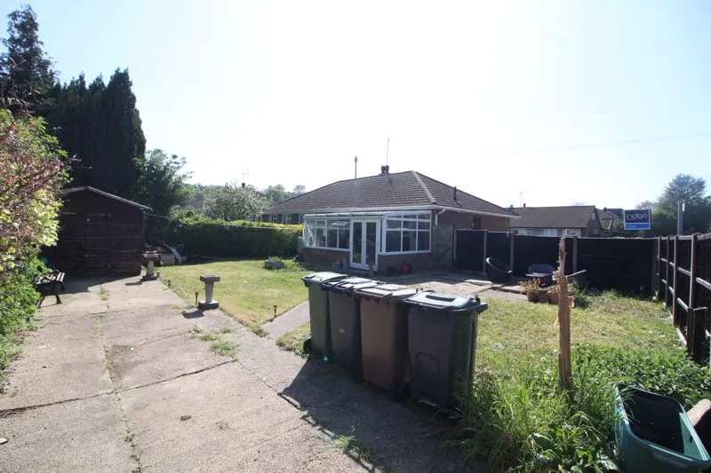 Matlock Crescent, Luton LU4 0BP, photo 2