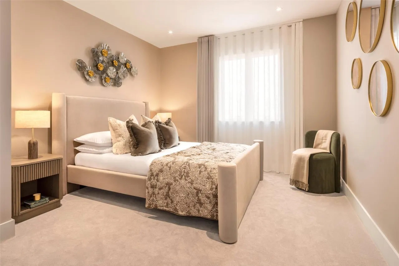 One Clapham, St., SW11, photo 5
