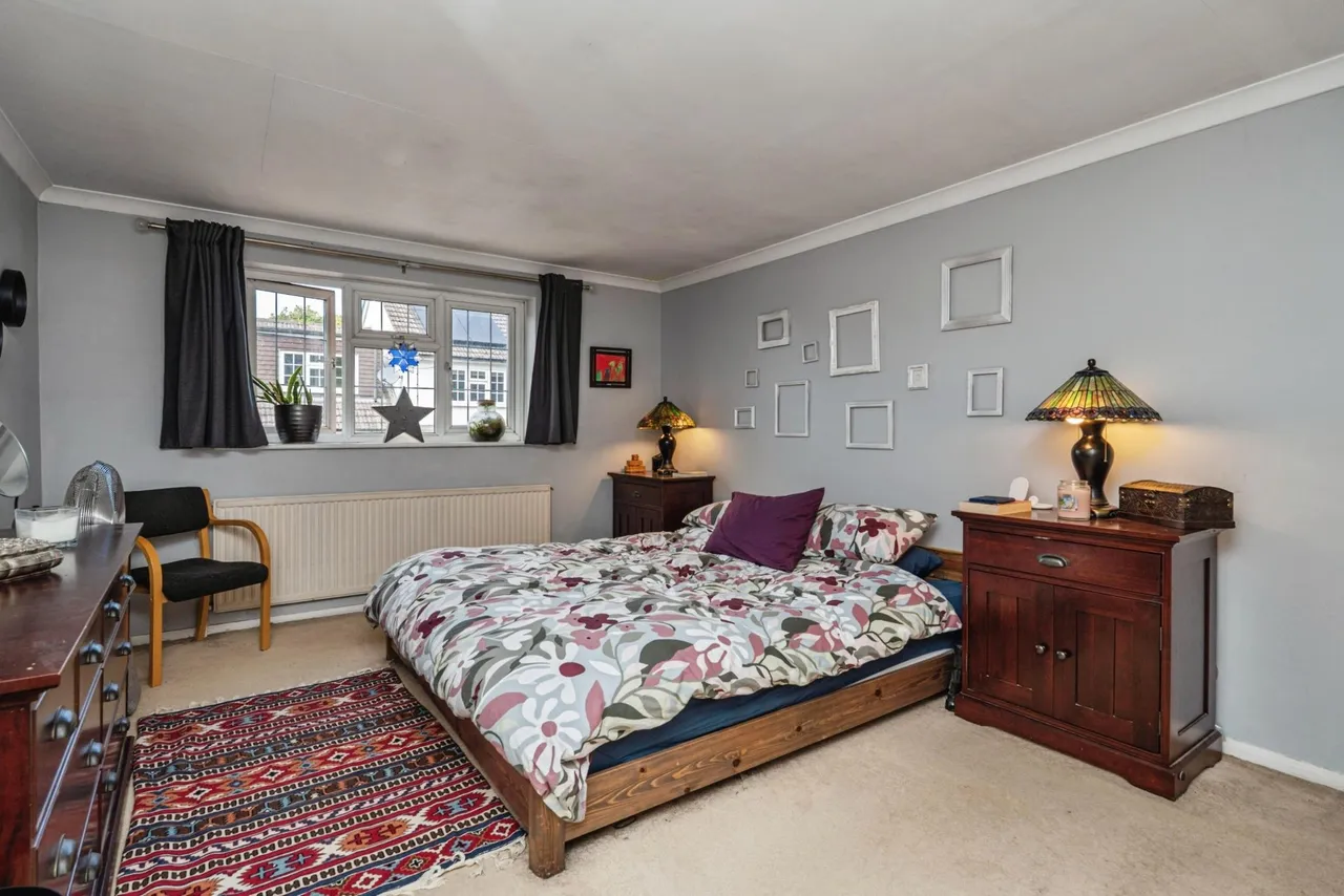 New Road, Sandhurst, GU47, photo 25