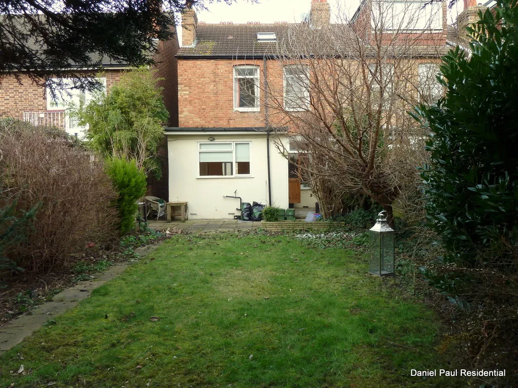 Carlyle Road, photo 3