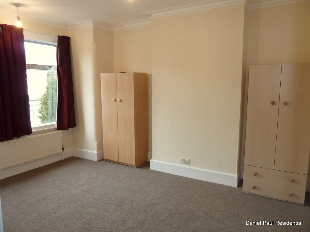 Carlyle Road, photo 9