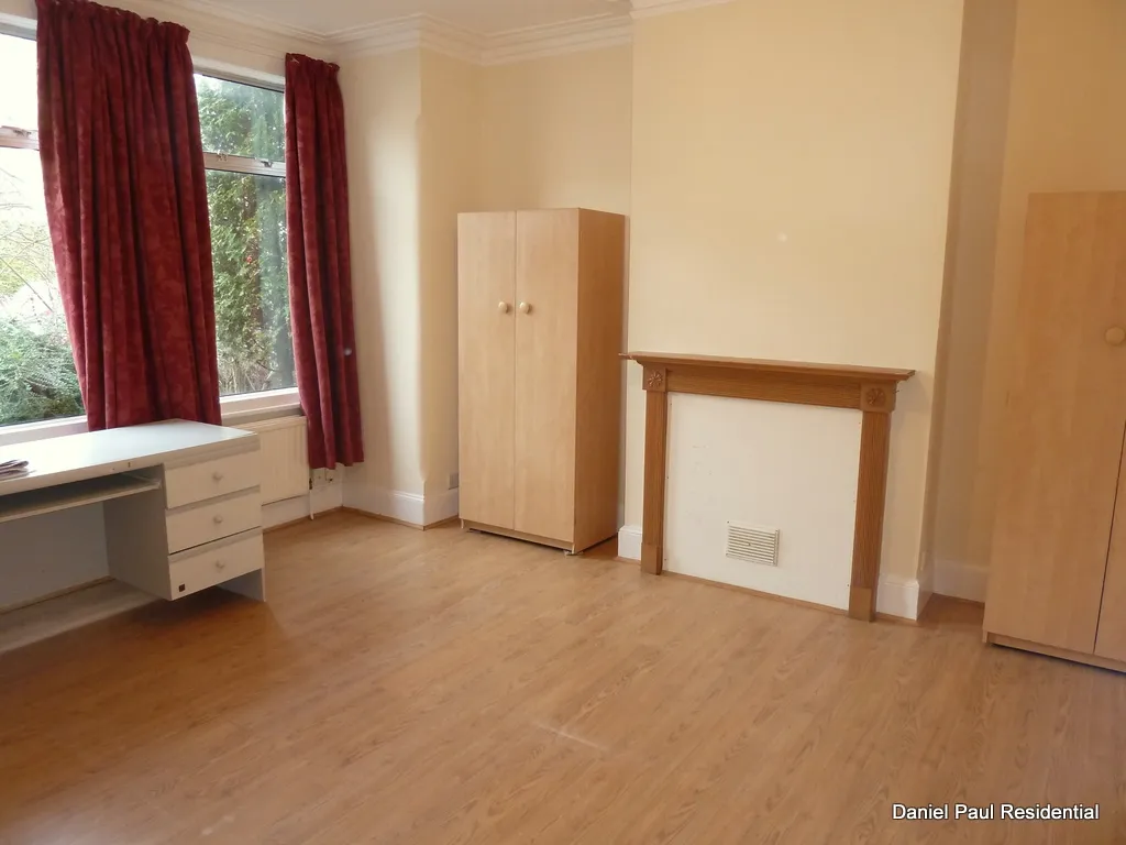 Carlyle Road, photo 8