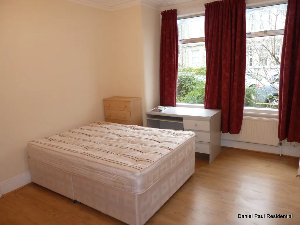 Carlyle Road, photo 16
