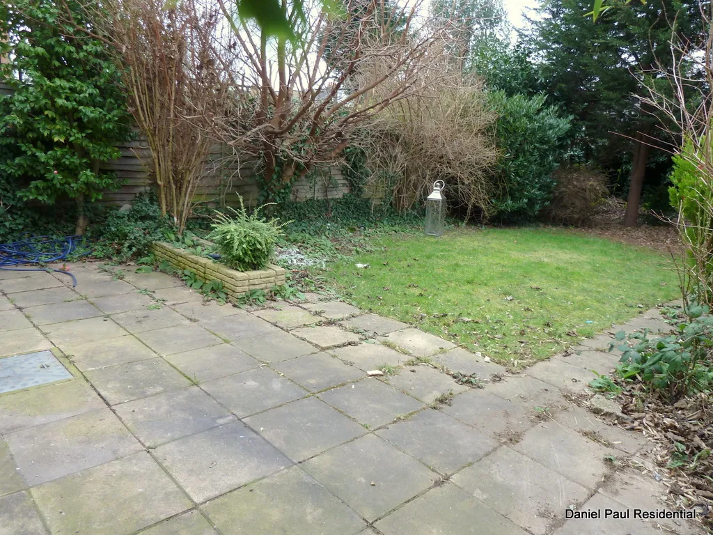 Carlyle Road, photo 2