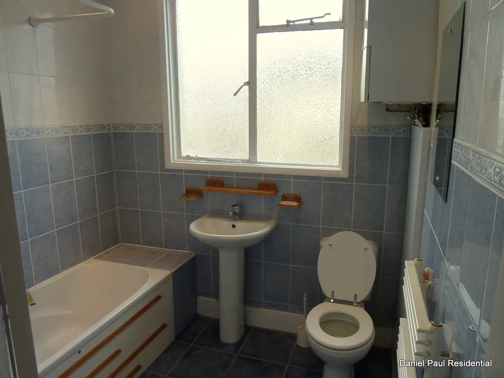Carlyle Road, photo 11