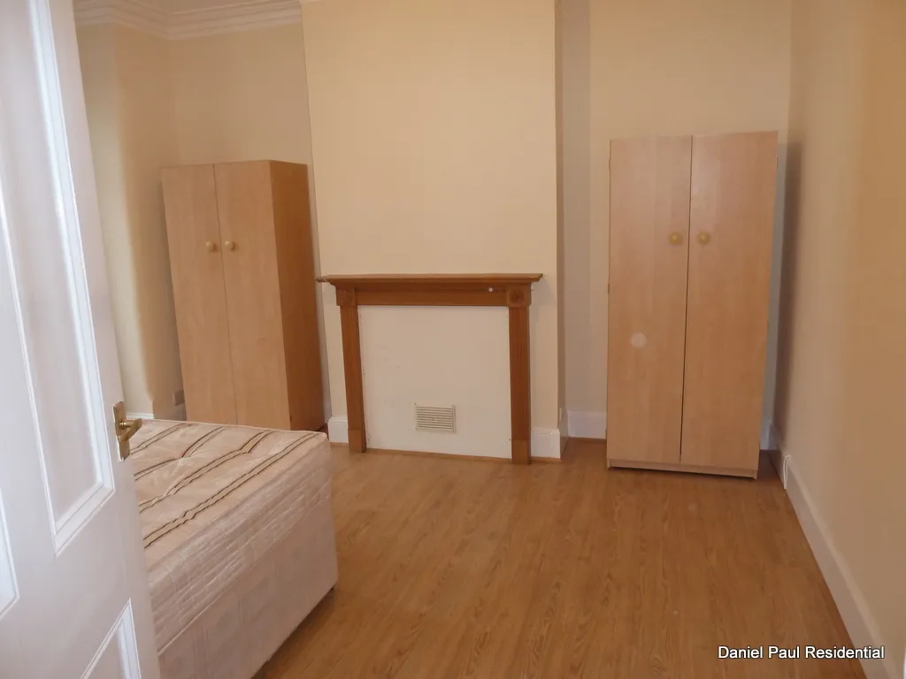 Carlyle Road, photo 15