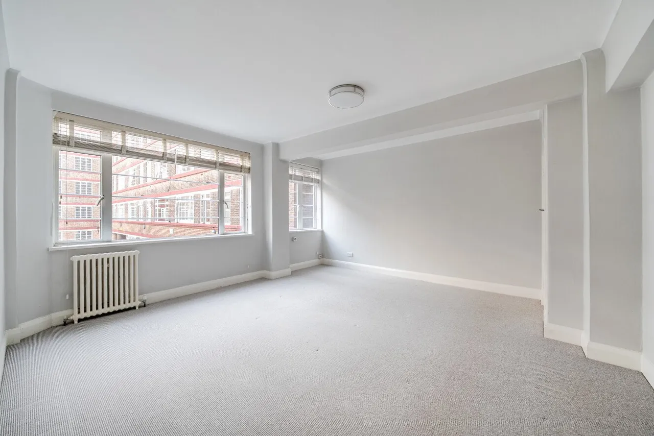 Balham High Road, Balham, SW17, photo 3