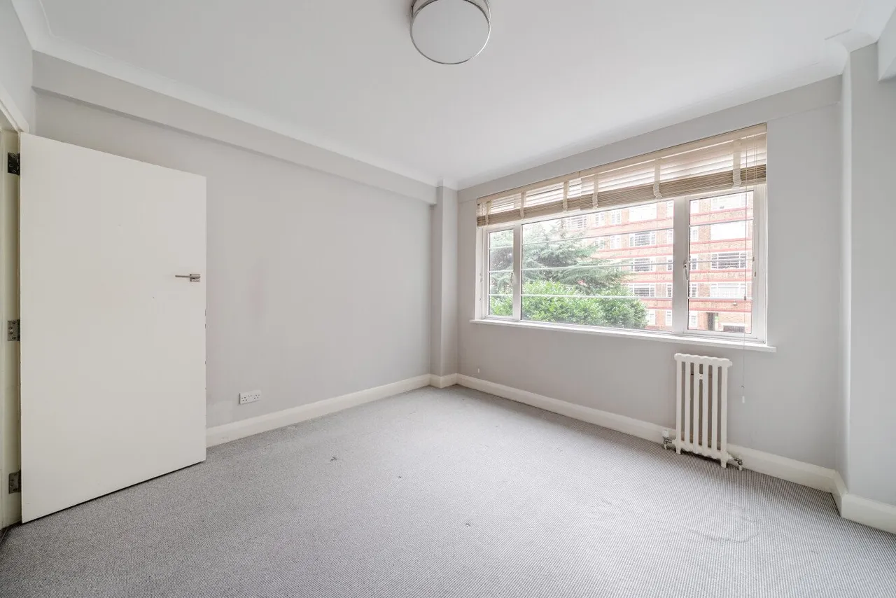 Balham High Road, Balham, SW17, photo 9