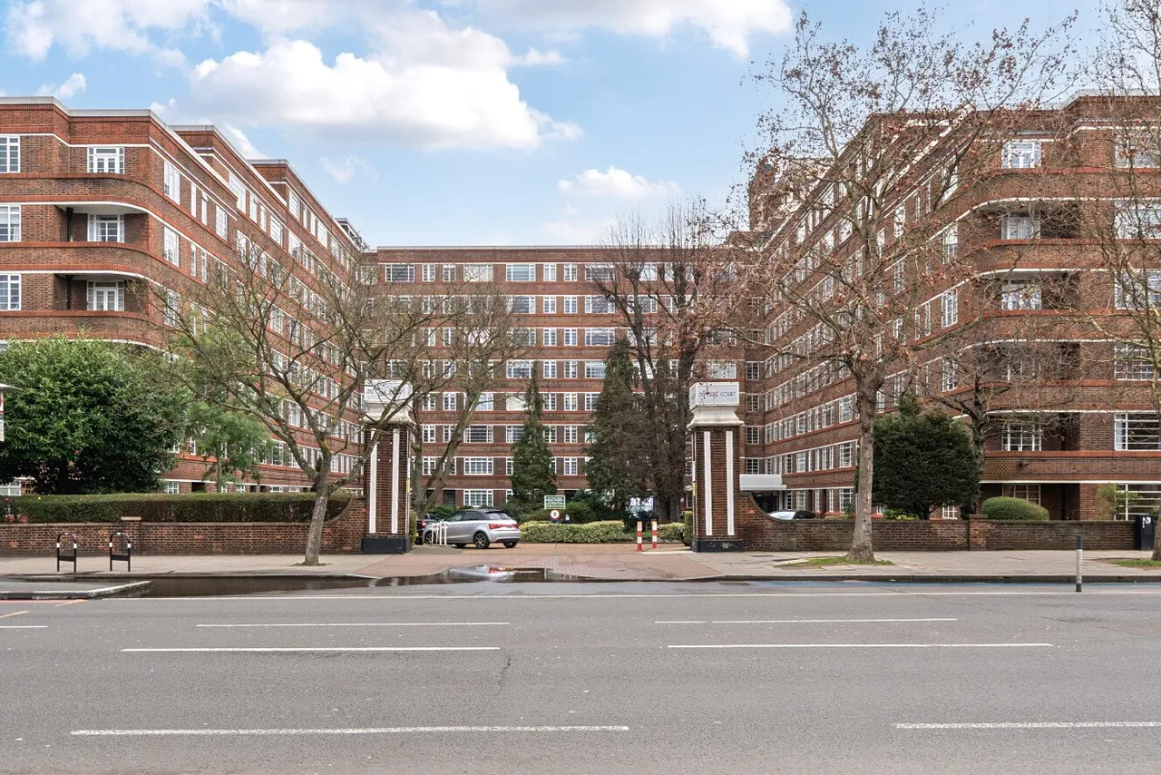 Balham High Road, Balham, SW17, photo 14